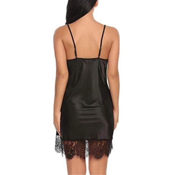 Women Sleeveless Backless Lace Dress - Picture 4 of 5